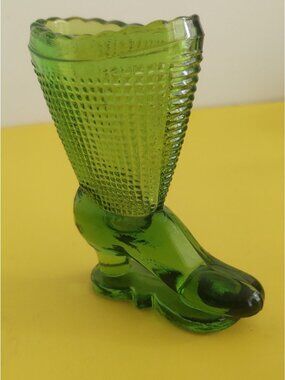Vintage L.E. Smith Green Glass Tooth Pick or Match Holder 1960's